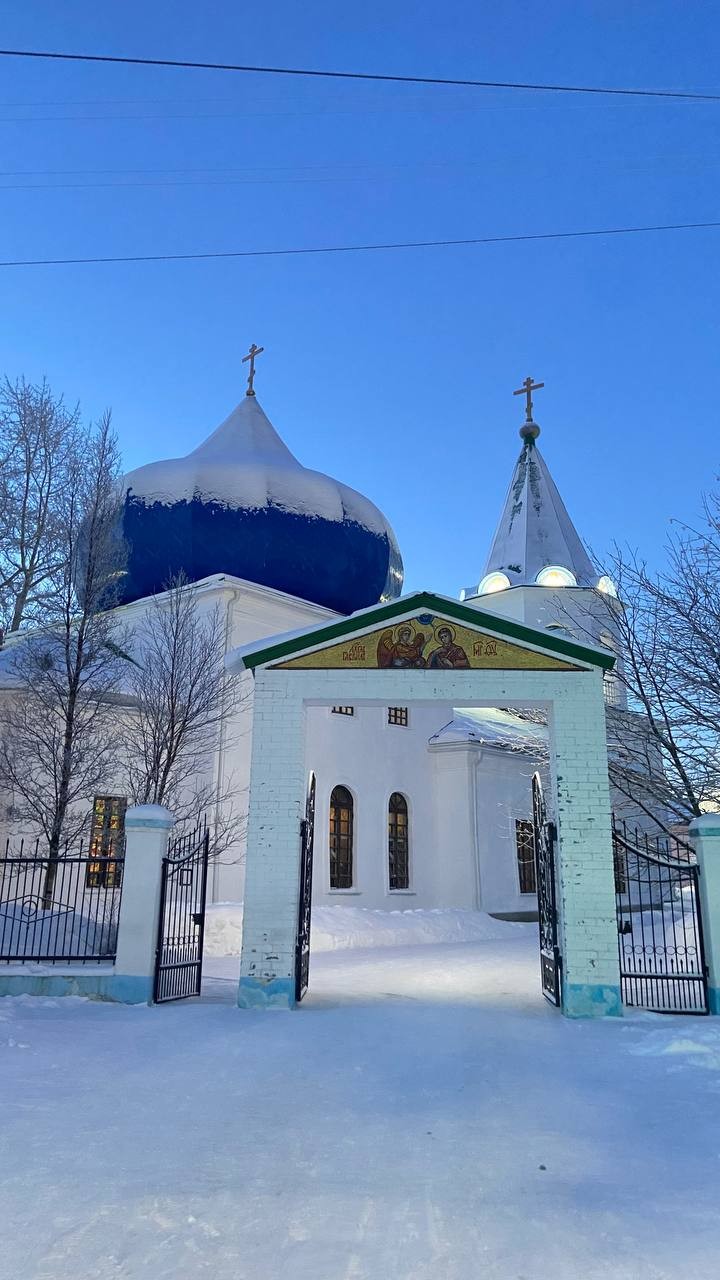 Несмотря на низкую температуру на улице, наш гид Геннадий провел экскурсию по Мурманску очень комфортно и