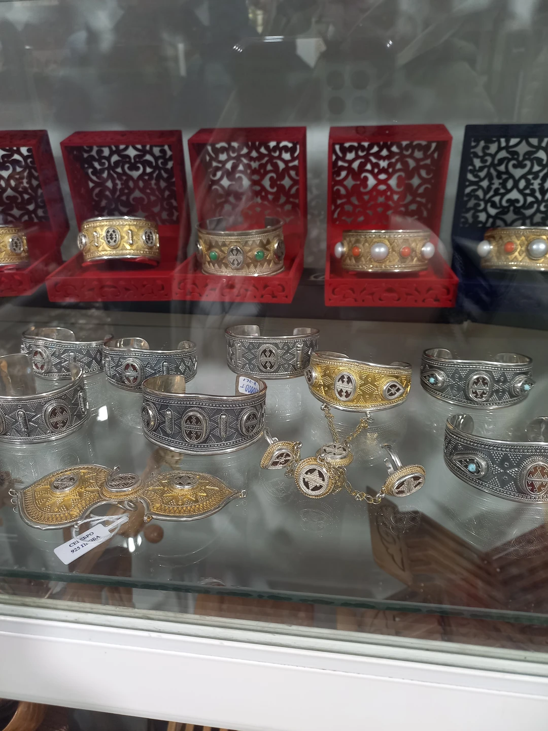 Прекрасная Жанар, спасибо за интересную и познавательную экскурсию! Узнали много нового, в музее понравилось то, что