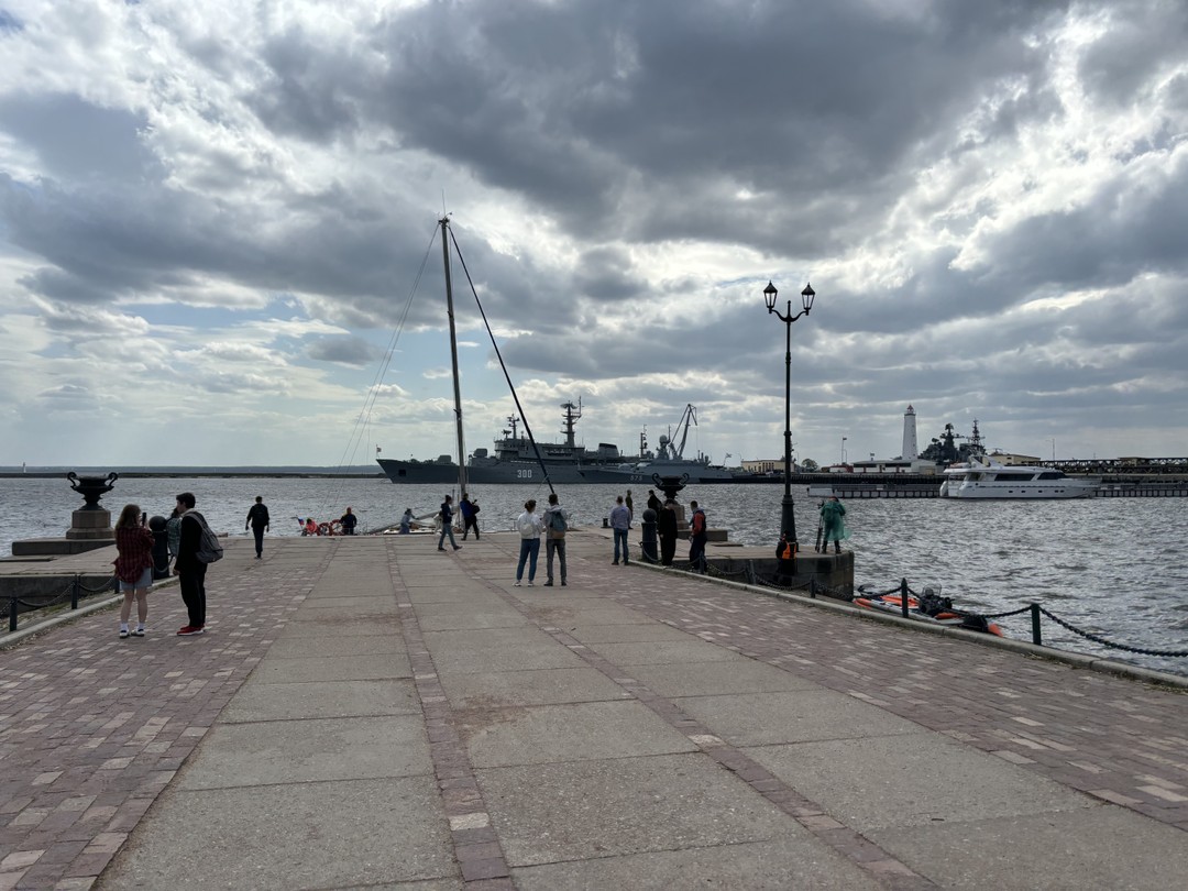 Кронштадт в мини-группе на комфортабельном автомобиле (Юлия)