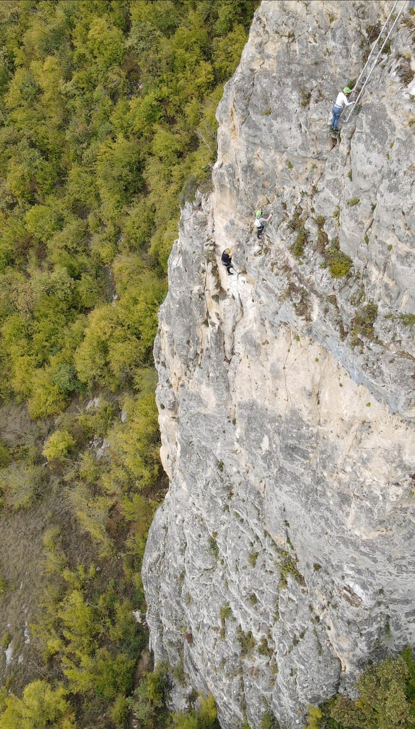 Я до сих пор в полном восторге от прохождения виа феррата! Это был невероятный опыт, который