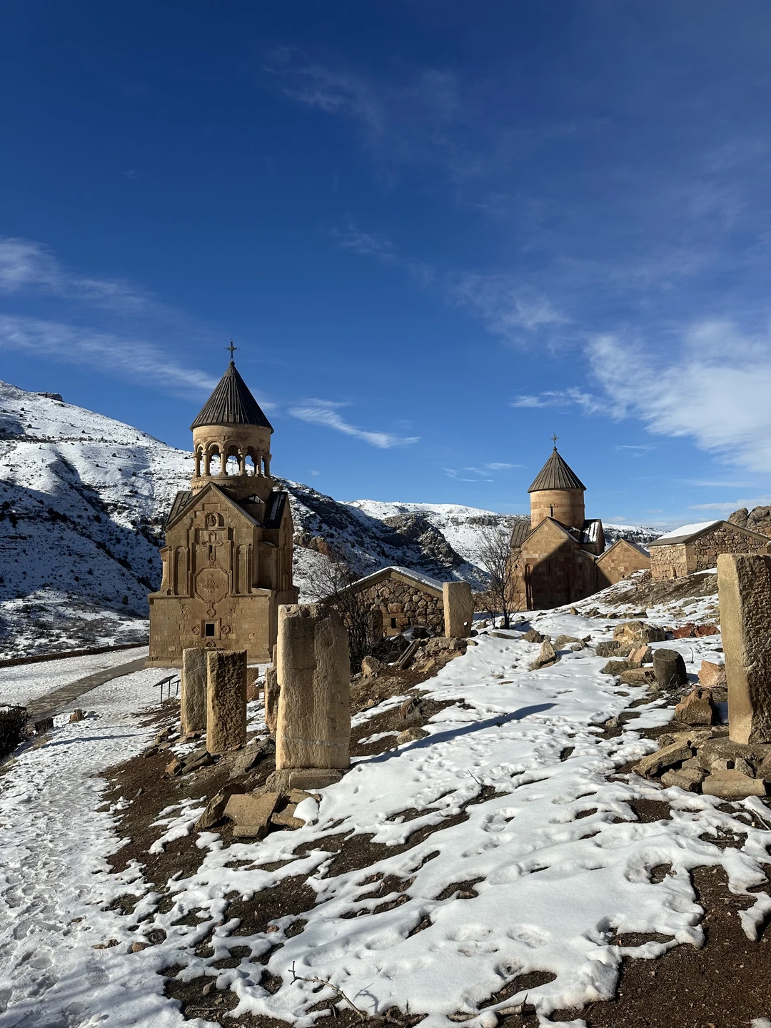 хорошая экскурсия, единственное хотелось бы побольше времени на каждой локации