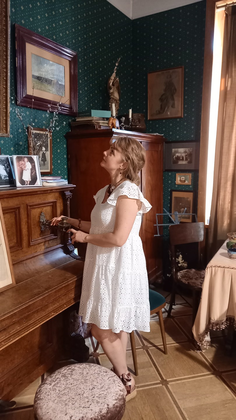 В гости к праправнучке Бенуа: старинная мебель, чаепитие и музыка (Марина)