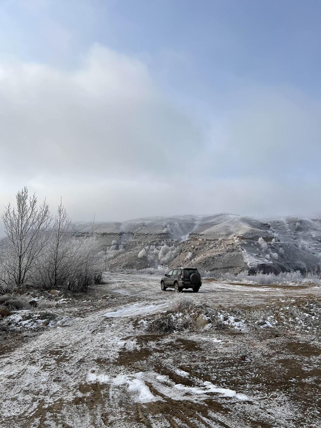 Ледяная поляна Азау и озеро Гижгит из Кисловодска (Макс)