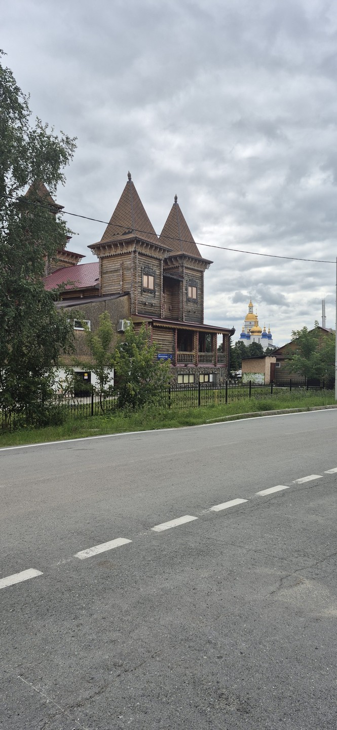 Нам очень понравилась экскурсия, мои гости влюбились в Тобольск! Марина очень милая, внимательная девушка. Реагировала дружелюбно