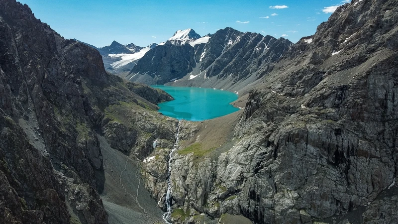 По самым живописным озёрам Киргизии на внедорожнике в мини-группе