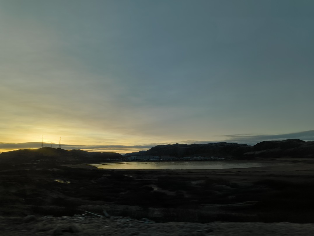 Было интересно, развернуто рассказывал о всех аспектах истории и флоры, фауны. Довезли быстро, покормили, показали. Остались довольны