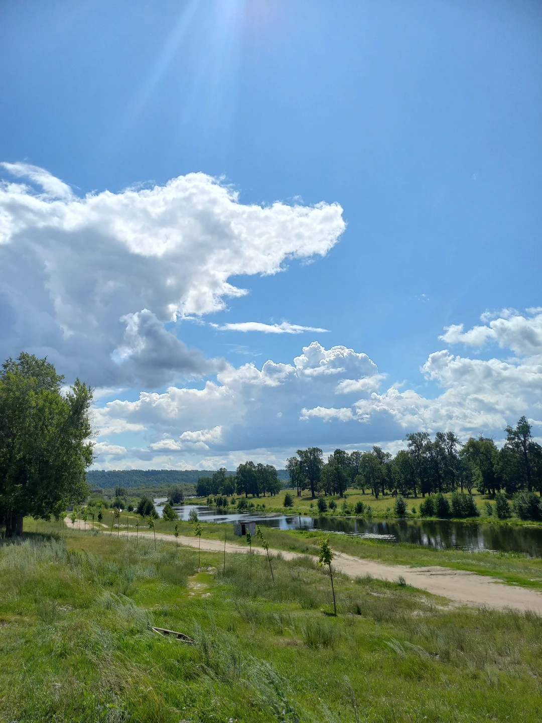 Дзержинск удивил! Оказалось, что это историческое поселение, соцгород, здесь можно рассмотреть все стили советской архитектуры, это