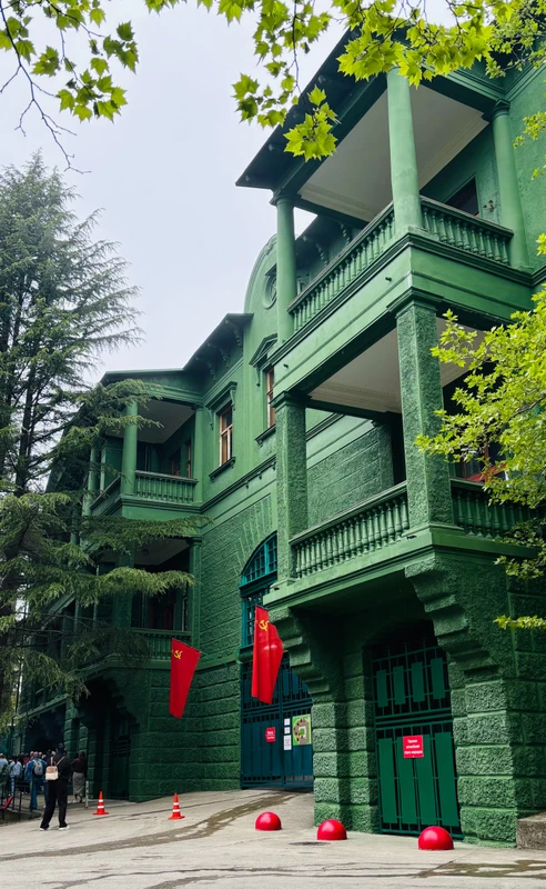 Исторический Сочи: дача Сталина и бальнеологический курорт «Мацеста»