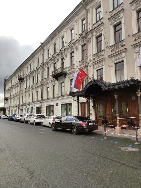 Лекция в ресторане + экскурсия: Петербург Гумилёва. На смерть поэта