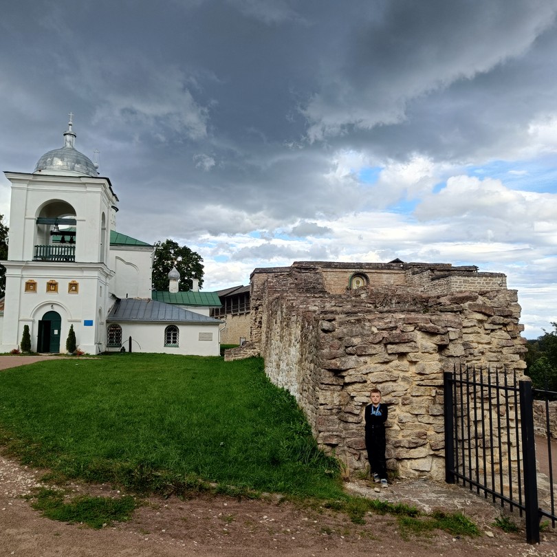 Автобусная экскурсия из Пскова в Изборск и Печоры (Антон)