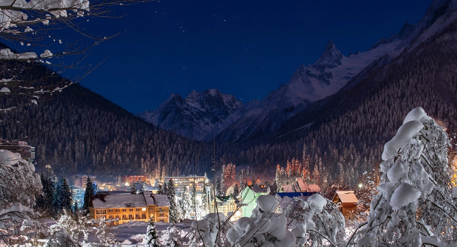 Приключение в горах Домбая и Архыза в мини-группе: прогулки, джипинг, прогулка верхом (всё включено)