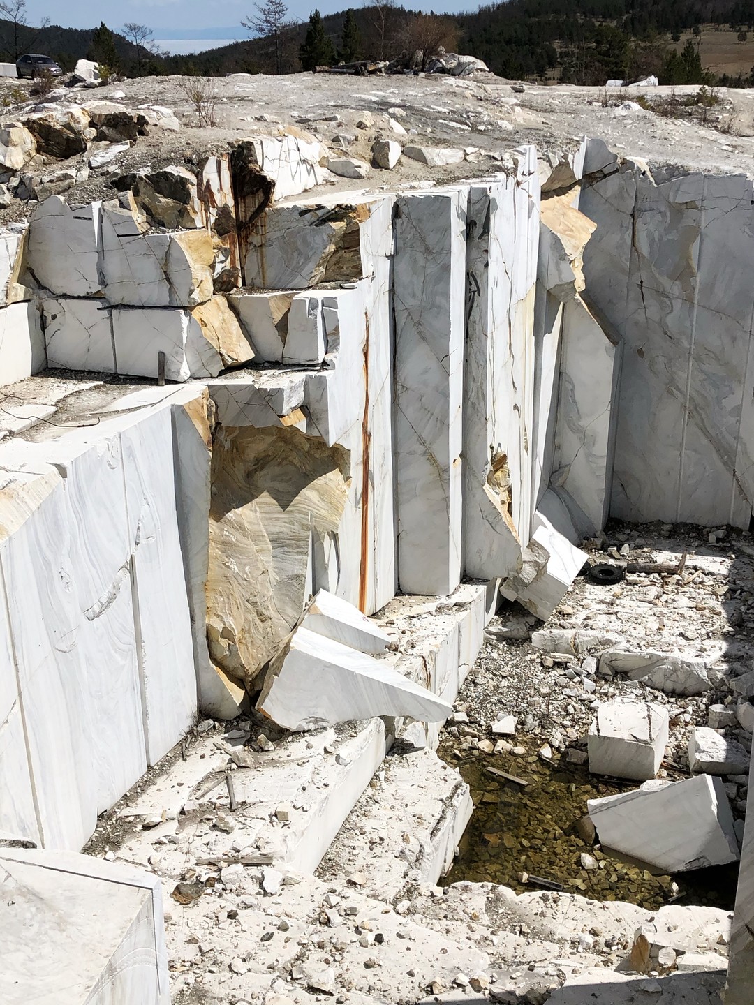 Большой Байкал и мраморный карьер в Бугульдейке (Елизавета)