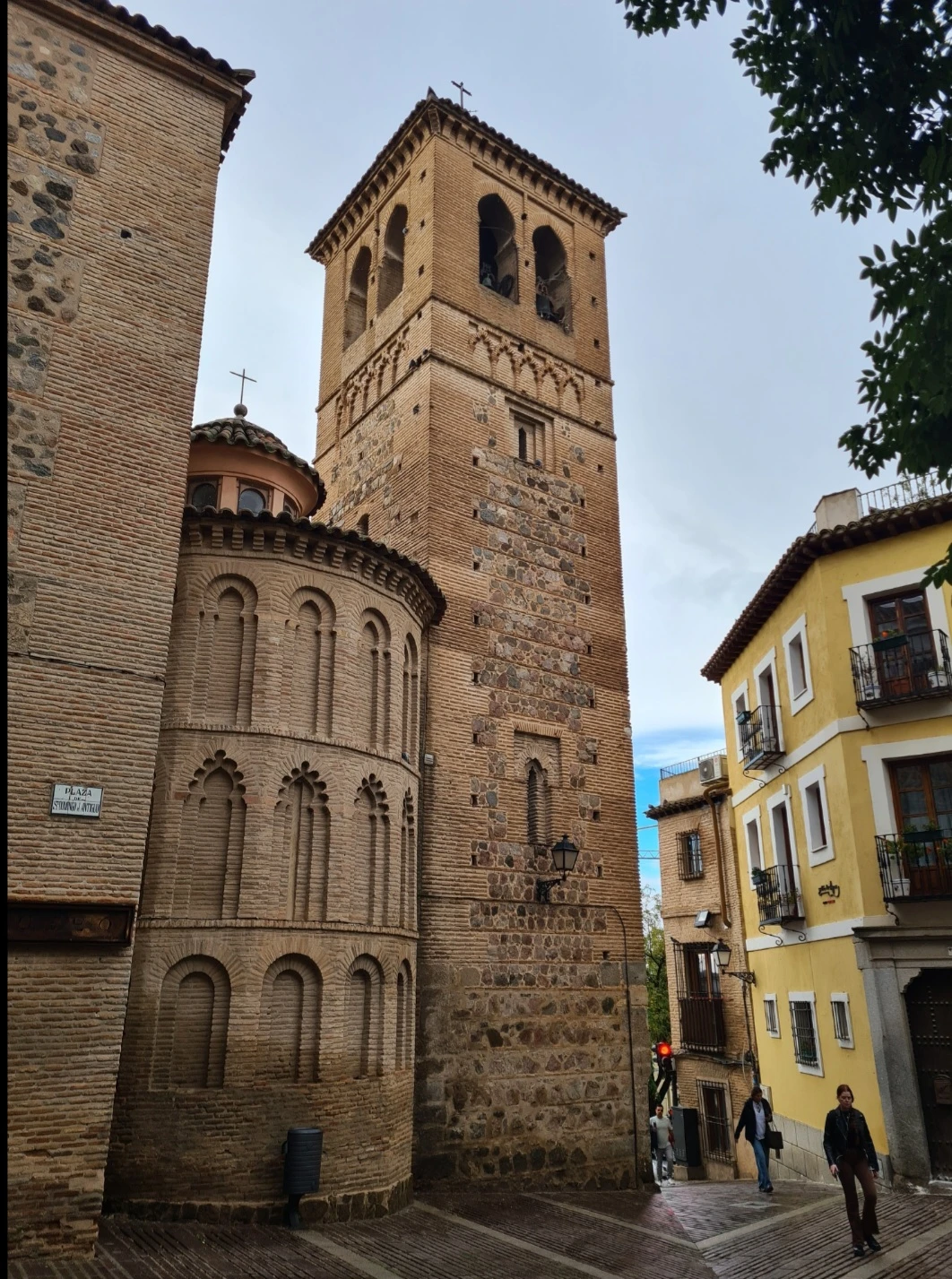 Прекрасная экскурсия по бывшей столице Испанской империи. Даже несмотря на небольшой дождик, наша прогулка прошла замечательно!