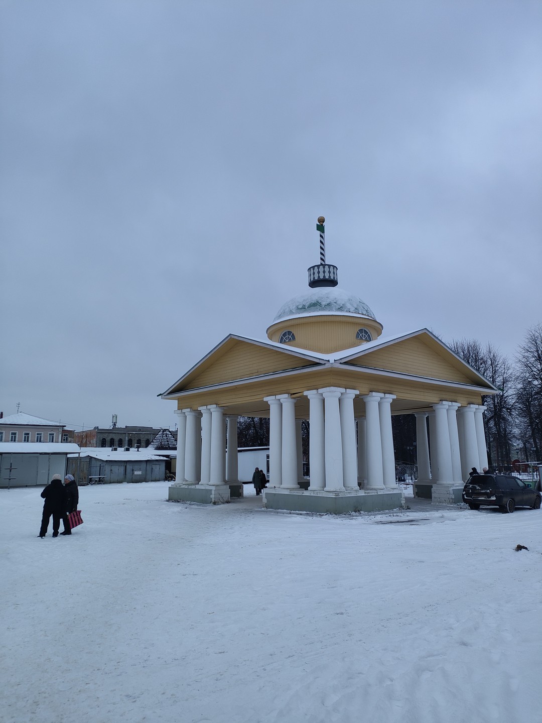 Владимир - потрясающий рассказчик! грамотная, интонационная речь, невероятные и удивительные истории домов через призму их обитателей