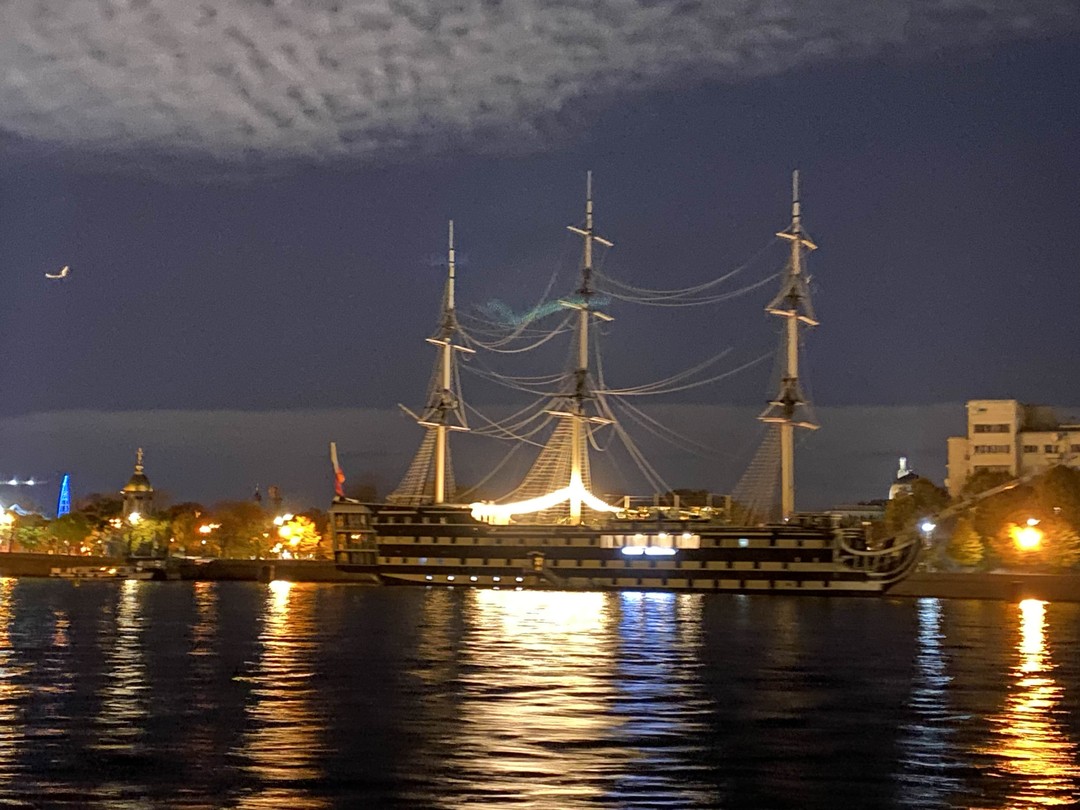 Музыка разводных мостов Петербурга: групповая прогулка на теплоходе (Елена)