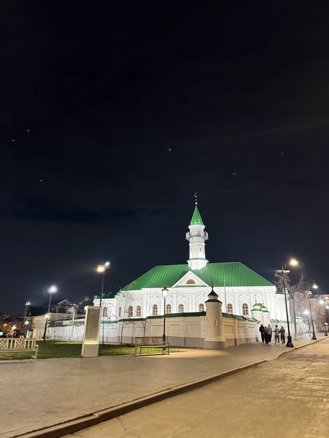 Прогулка по вечерней Казани, то что нужно для первого экспресс-знакомства с городом. А в компании с