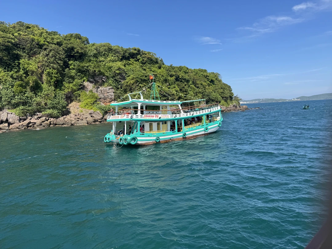 Спасибо Светлане за сопровождение. Вторая локация была интереснее, живее.
