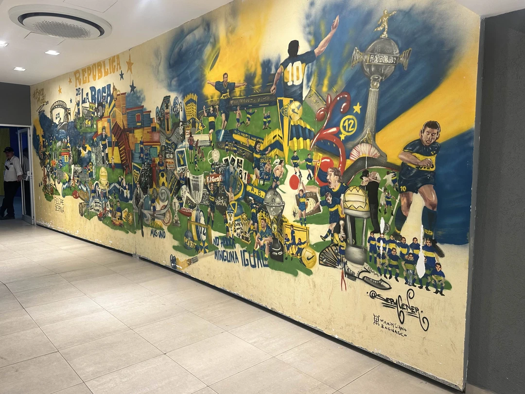 Удивительный район, обязательно для посещения хоть 1 раз, если вы в Буэнос-Айресе! Яркая атмосфера футбола, танго