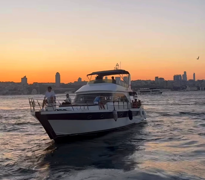 По Босфору - на частной яхте