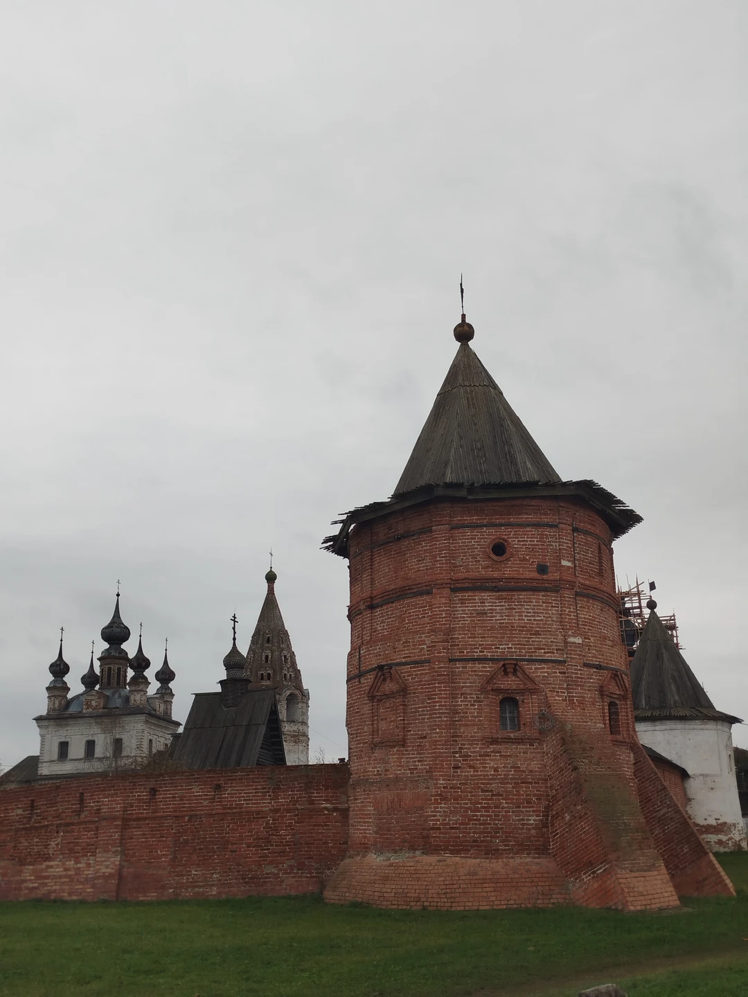 Очень остались довольны экскурсией по городу. Если захотите узнать подробно об истории города, края, увидеть Юрьев