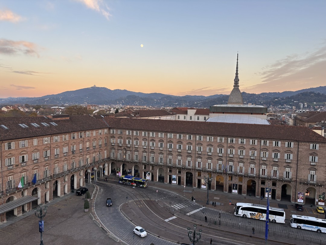 Экскурсию провела Марианна-солнечная, энергичная девушка! Увлекательно рассказала о плащанице и провела экскурсию по дворцу Мадама. Экскурсия