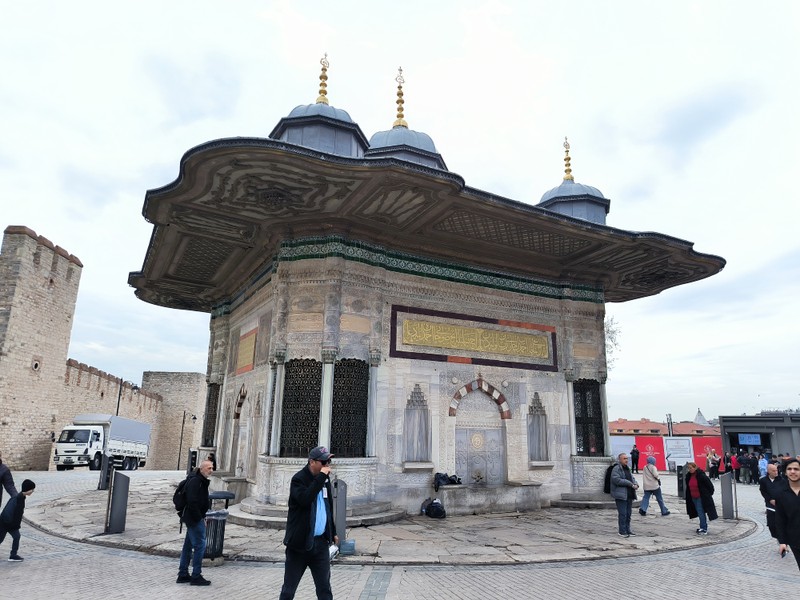 Неплохой русский язык, но рассказ достаточно скромен, как и маршрут. Покрутились у одной точки - дошли