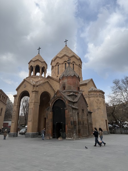 Ереван - первое свидание (Roman)