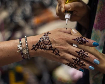 Экскурсия по Фесу, посещение дубильни, вечер хны