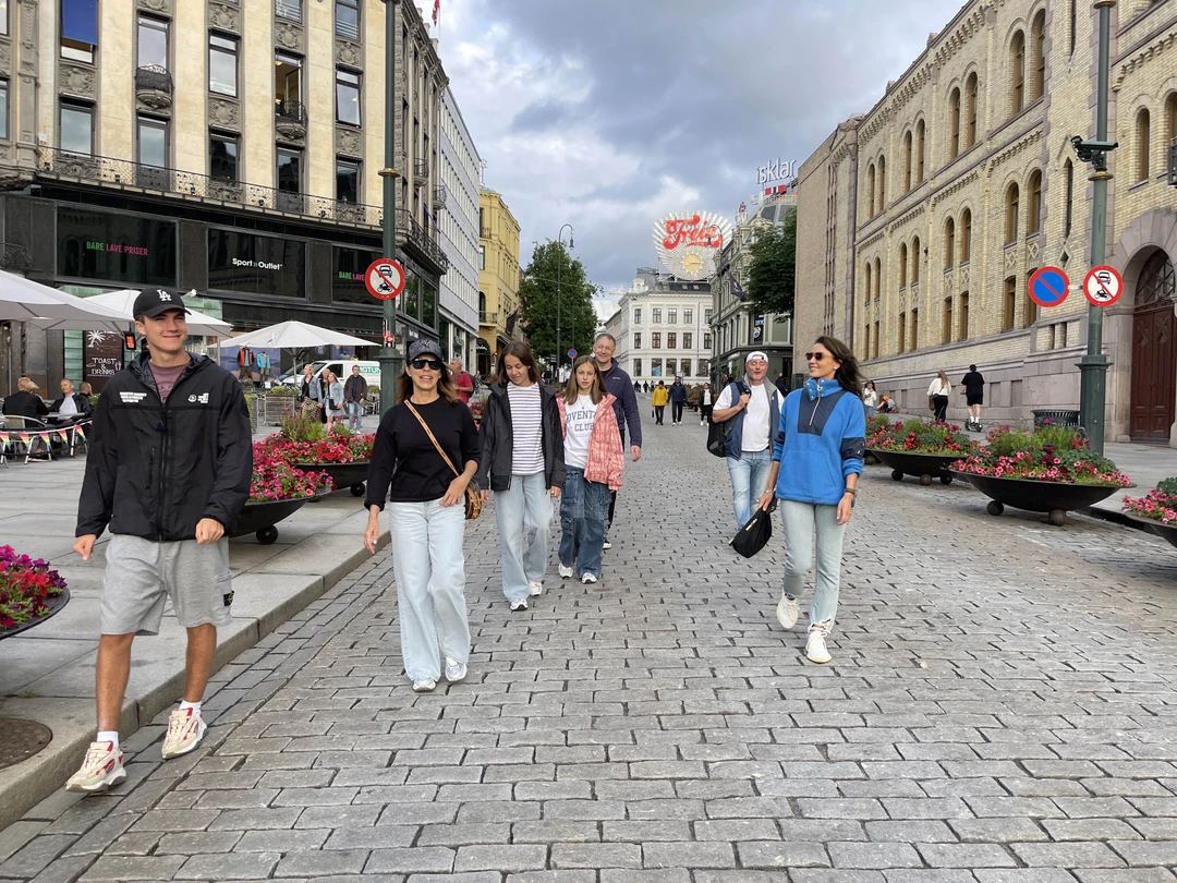 Больше спасибо вам за увлекательную экскурсию и классные фото 👍 рекомендую