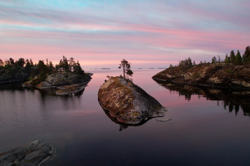 Золотой закат в Ладожских шхерах: прогулка на катере