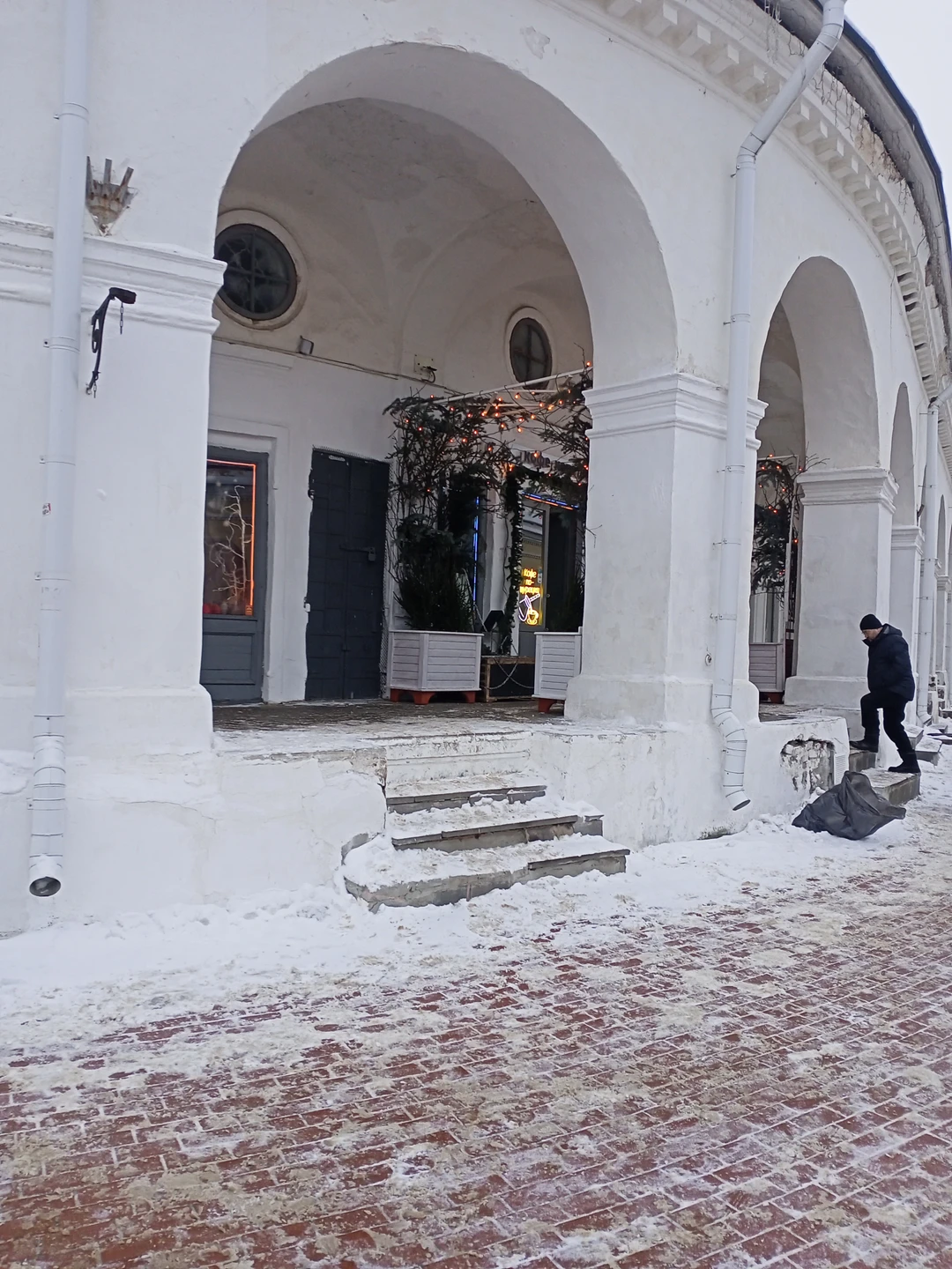 Были на экскурсии с Татьяной 4 января в составе группы из 10 человек. Экскурсия началась с