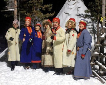 Этническая деревня и катание на снегоходе