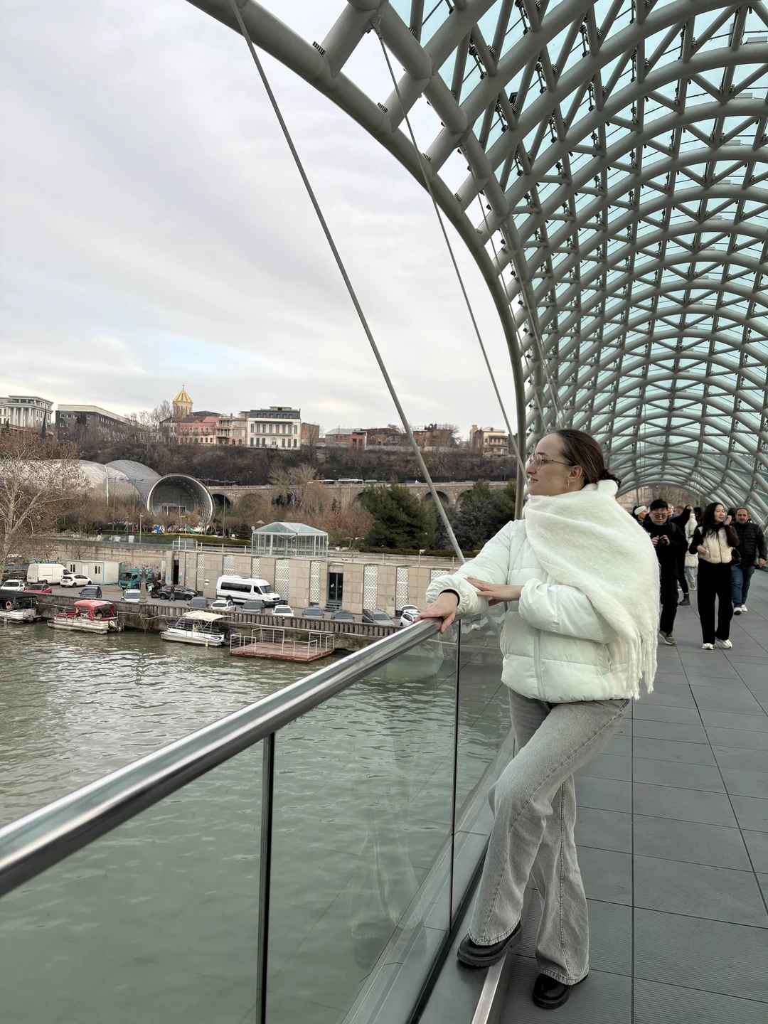 Гид Сиабо интересно и не скучно познакомил с городом. Кроме того! Сделал замечательные фотографии. Спасибо большое, всем рекомендую