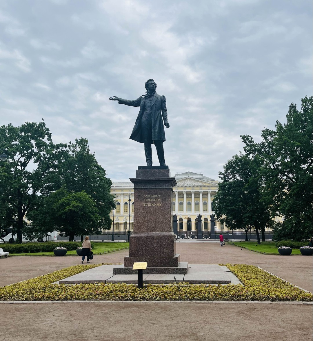 Загадки площади Искусств и роковая дуэль Пушкина (Дарья)