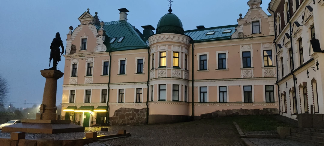 Было очень интересно и увлекательно! Экскурсия позволяет прочувствовать эпоху и погрузиться в атмосферу таинственности