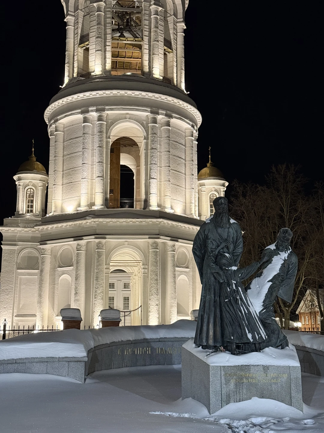 Нам очень понравилась экскурсия с Татьяной. Много интересных фактов, на все наши вопросы были ответы) Еще
