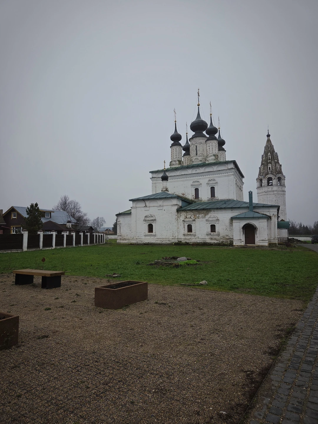 Отличная экскурсия. У гида получилось заинтересовать фактами и историями о городе. Материал не перегружен датами, все