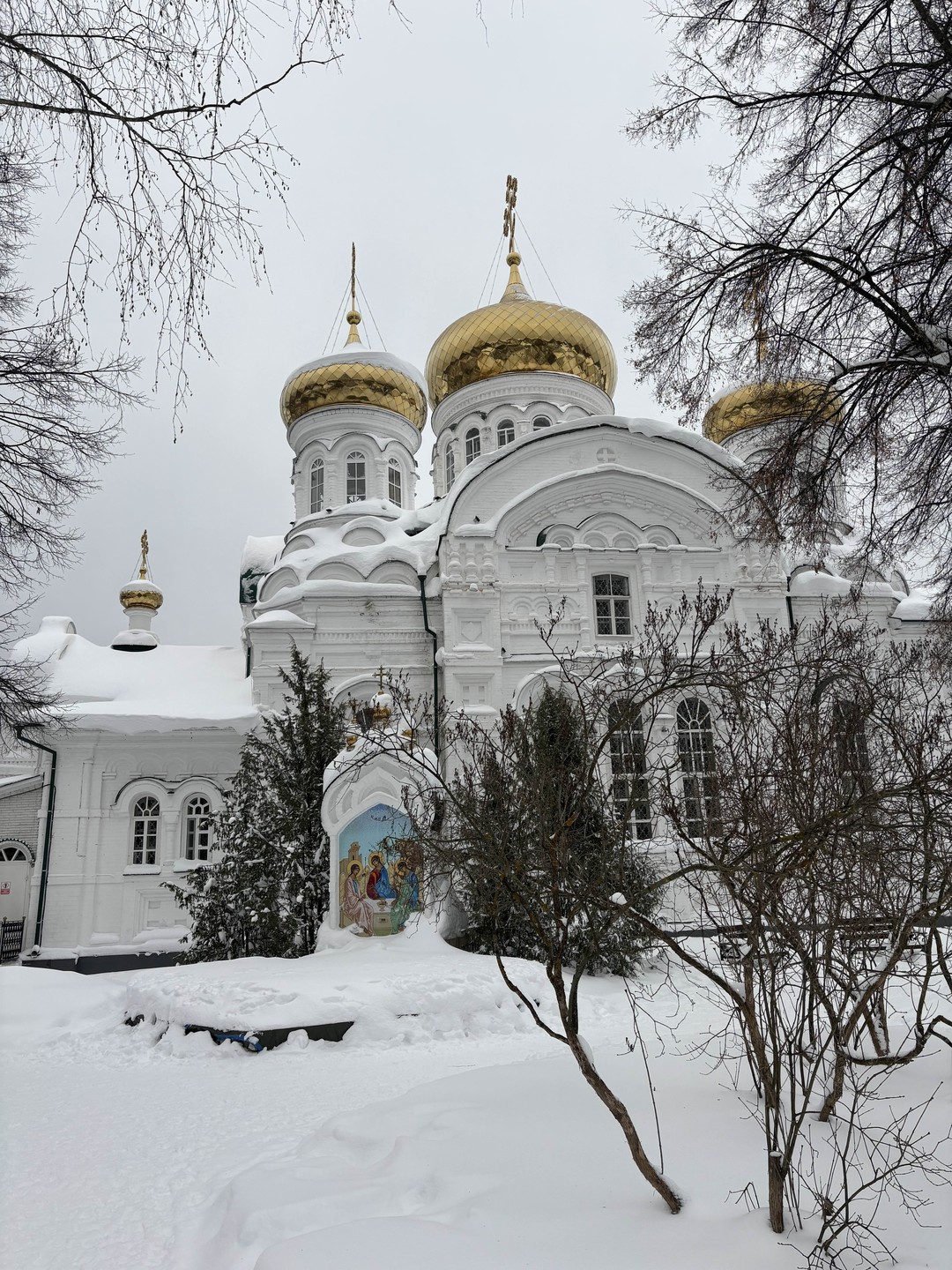 Все понравилось, организовано отлично, автобус хороший, переезды не длительные (40-50 мин самый большой), экскурсия интересная, экскурсовод
