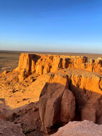Даланзадгад, Ёлын Ам и Пылающие скалы