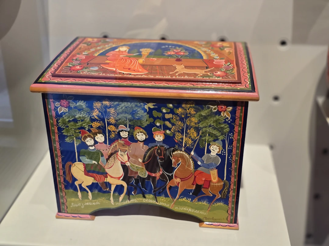 Наконец-то сбылись давние помыслы посетить старинные Семёнов и Городец. Экскурсия удалась на славу. Гид Любовь не