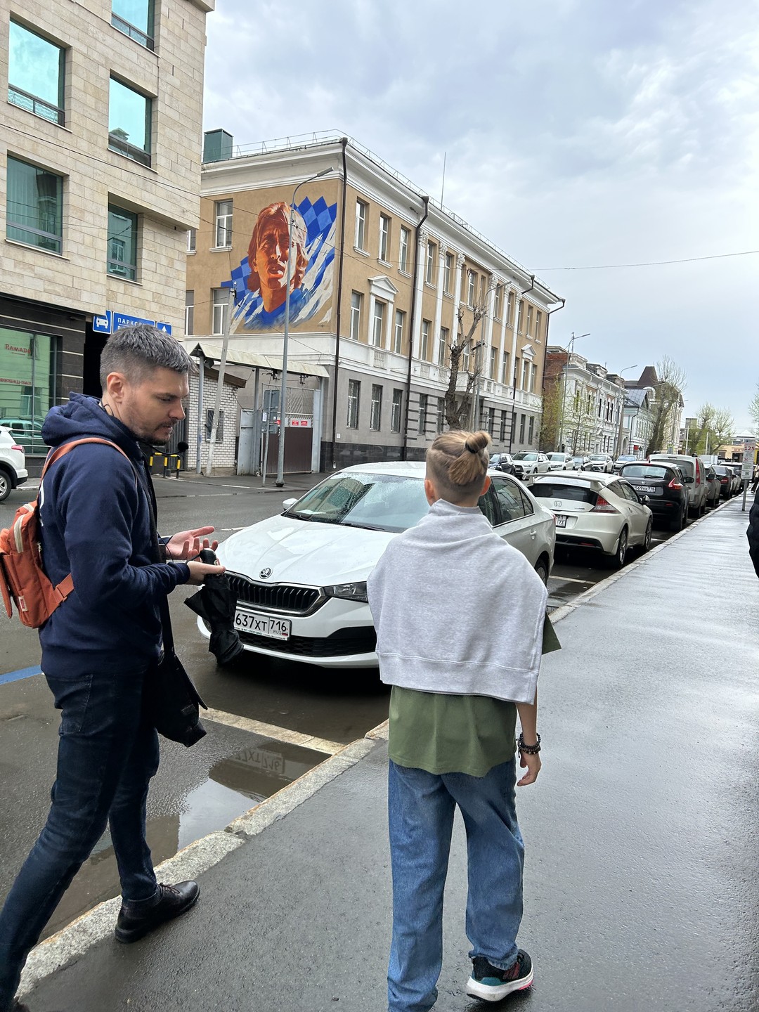 Здравствуйте. 20 апреля выбрали именно эту экскурсию для себя, ребенка и родителей. Всем 3-м поколениям было