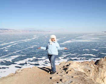 Путешествие на хивусе по льду Байкала, достопримечательности Ольхона