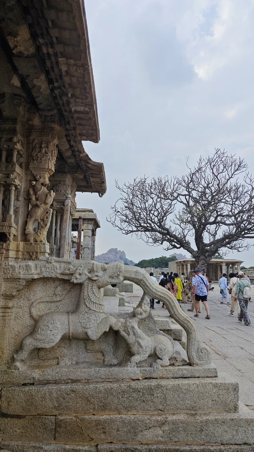 В Хампи была второй раз. 10 лет назад получила яркие впечатления, которые захотелось обновить) И это