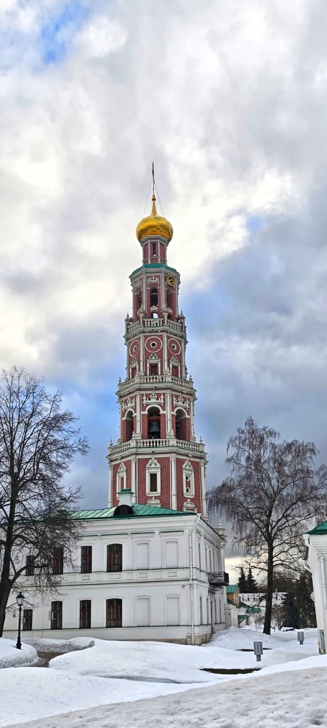 Экскурсия очень понравилась! Не смотря на то, что мы были вдвоём, Сергей провёл полноценную (почти 2.5