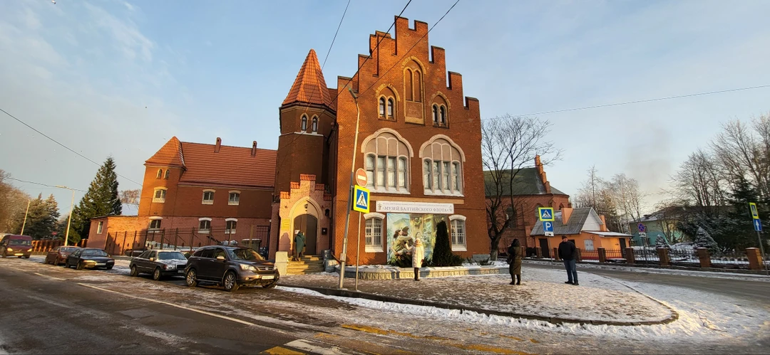 Огромное спасибо Евгению за экскурсию, потрясающий экскурсовод, влюблённый в свой край и замечательно знающей историю! Было