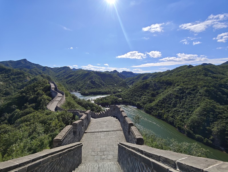 Китайская стена, уходящая под воду