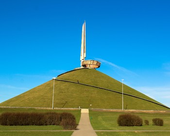 Завод "БелАЗ", Курган Славы и мемориальный комплекс "Хатынь"