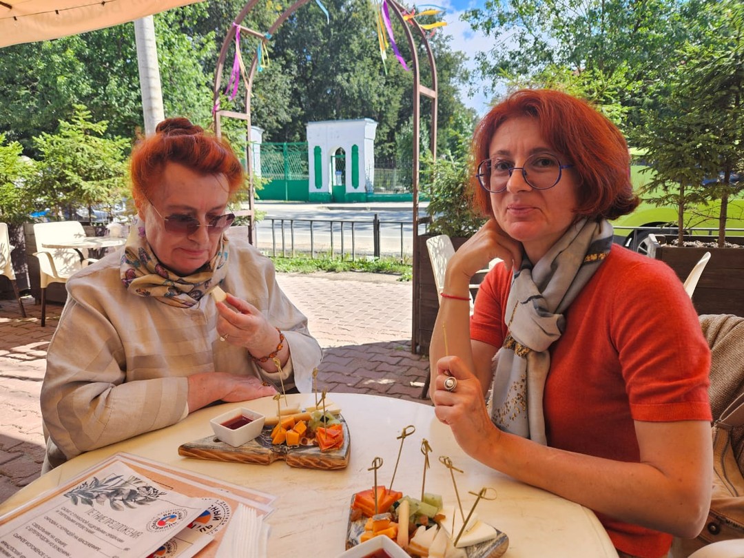 Елена- талантливая гид, неутомимая, энергичная, улыбчивая. Замечательная экскурсия- интересно, радостно, активно, информативно. Спасибо за впечатления!