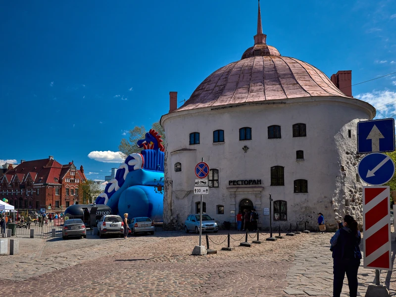 Яркий день в Выборге: замок, водная прогулка и дегустации