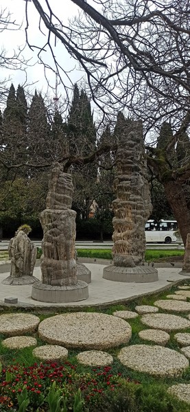 Потрясающая экскурсия с интересными локациями и нестандартными фактами, пропущенными через личное видение автора. Живое общение, пытливый